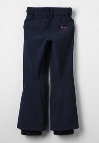 Marineblå skibukser med en glat overflade, justerbar talje og Roxy-logo. Har en afslappet pasform og elastiske manchetter ved anklerne.