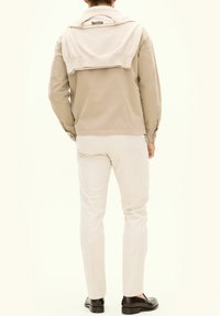 Oscar Jacobson SAFARI - Lichte jas - dusty beige