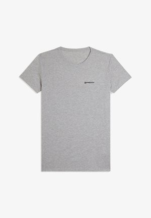 Camiseta de algodón gris con cuello redondo y mangas cortas. Presenta un pequeño logo negro de "FREDDY" en el pecho izquierdo. Textura suave y lisa.