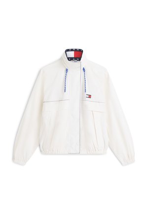 Λευκό μπουφάν με φερμουάρ, με ελαστικά μανίκια και τελείωμα, μπλε κορδόνια και μικρό λογότυπο Tommy Hilfiger σε κόκκινο, λευκό και μπλε στο στήθος.