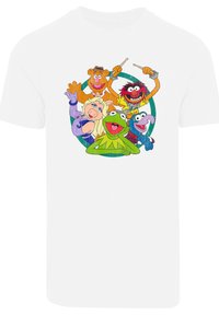 Hvit T-skjorte med fargerik trykk av fem tegneseriefigurer: Kermit, Miss Piggy, Animal, Fozzie og Gonzo, omgitt av et sirkulært design.