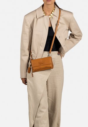 Burkely SOFT SKYLAR - Schoudertas - cognac