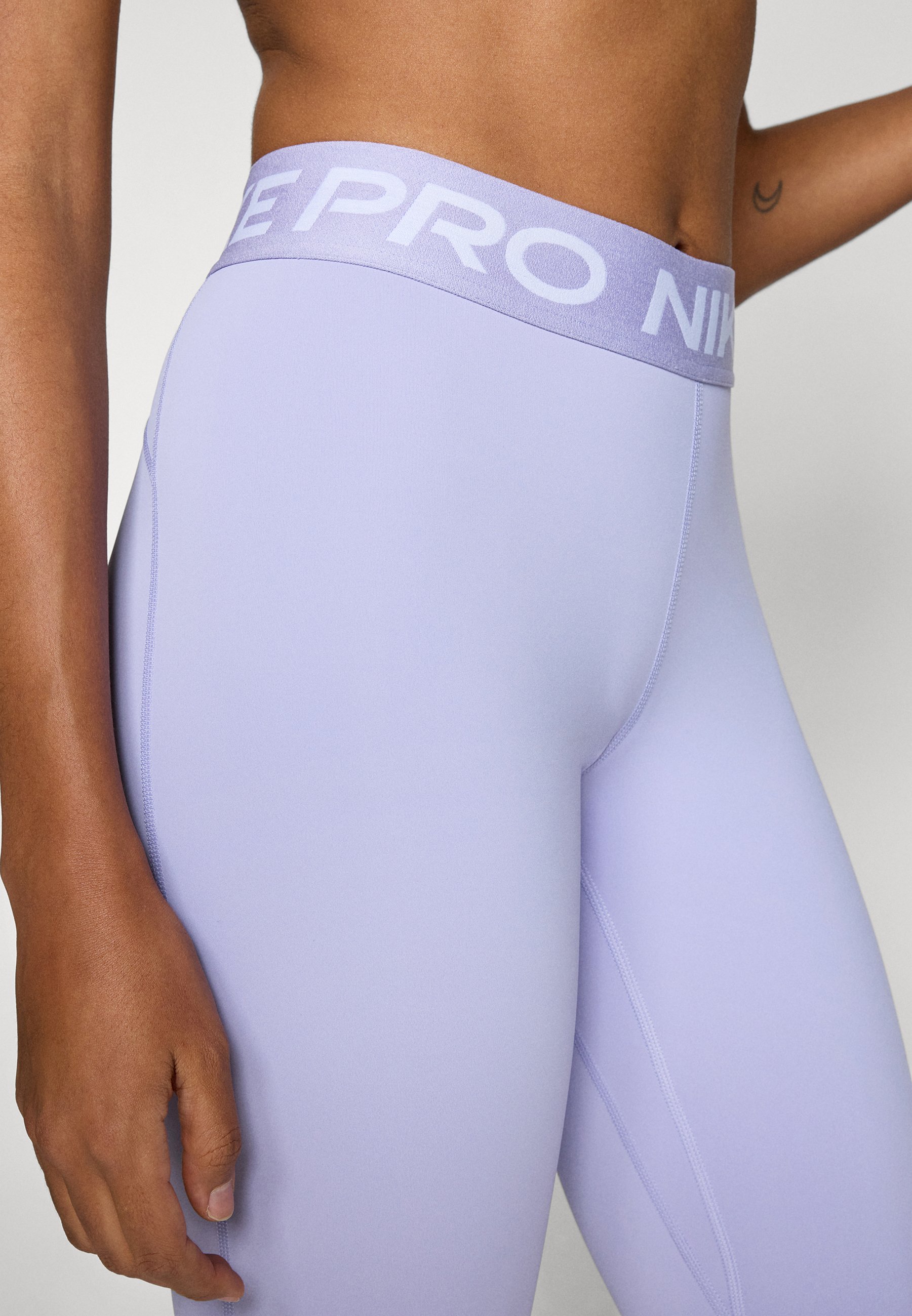 nike training seamless leggings in lilac