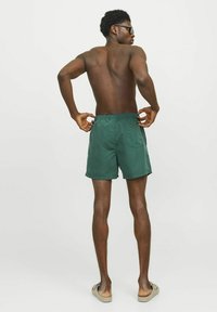 Jack & Jones JPSTFIJI JJSWIM SOLID  - Short de bain - dark green
