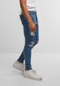 2Y Studios CROPPED SKINNY FIT - Blugi skinny fit - blue