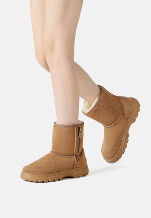 STARLING ZIPPER SHORT - Winter boots - chestnut