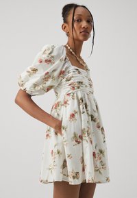 Abercrombie & Fitch EMERSON CLASSIC MINI - Hverdagskjole - white