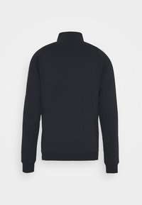 Zwarte sweatshirt met hoge kraag, lange mouwen en geribde manchetten. Gladde textuur, eenvoudig ontwerp en geen zichtbare patronen of accenten.