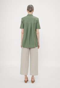 Max Mara Leisure REA - Užsagstoma palaidinė - verde salvia
