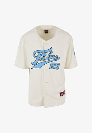 Krémový baseballový dres s světle modrým logem "Fubu" a brandingem "05". Obsahuje knoflíkové zapínání, krátké rukávy a detail s božním štítkem.