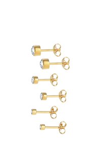 Ensemble de six boucles d'oreilles à clous dorées accentuées de cristaux ronds transparents. Différentes tailles, chacune avec une finition lisse et des fermoirs papillon.