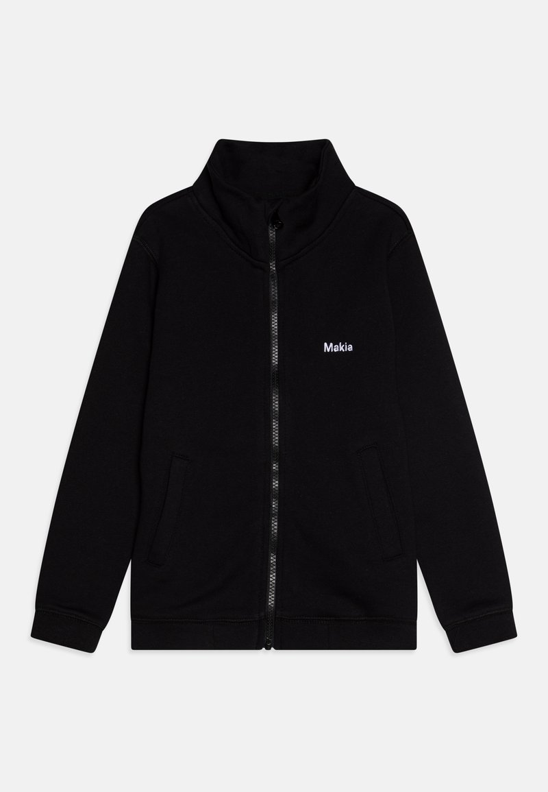 Felpa nera con zip realizzata in tessuto morbido, con colletto alto, due tasche laterali e un piccolo logo "Makia" bianco sul petto.