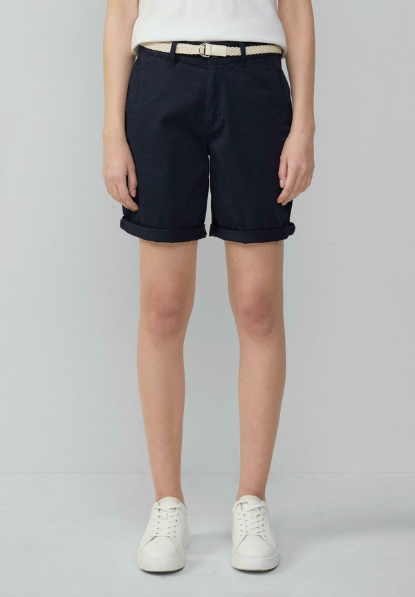 MIT GÜRTEL UND GARMENT DYE - Shorts