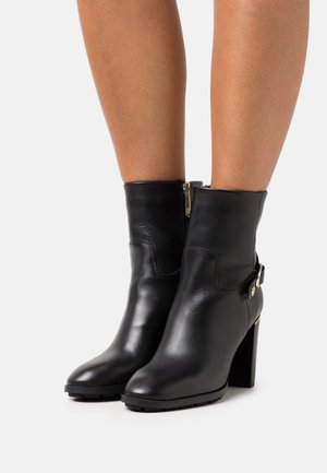 Tommy Hilfiger Kotníkové boty - black