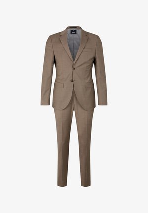 Abito da uomo beige a due bottoni con rever a lancia, tasche con pattina e pantaloni coordinati in stile slim fit.