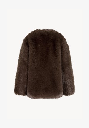 Brązowa kurtka z futerka ekologicznego o miękkiej, puszystej fakturze, z zaokrąglonym dekoltem i pełnymi rękawami, widoczna od tyłu.