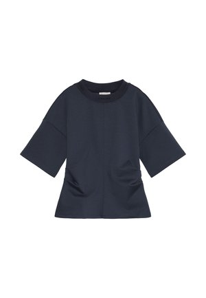 Marineblauw shirt met korte mouwen, een ronde hals, een losse pasvorm en subtiele plooien aan de onderkant van de voorkant.