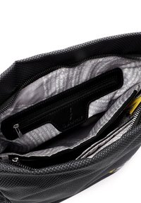 SURI FREY Borsa a tracolla - black