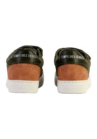 Le Temps Des Cerises Baskets basses - kaki