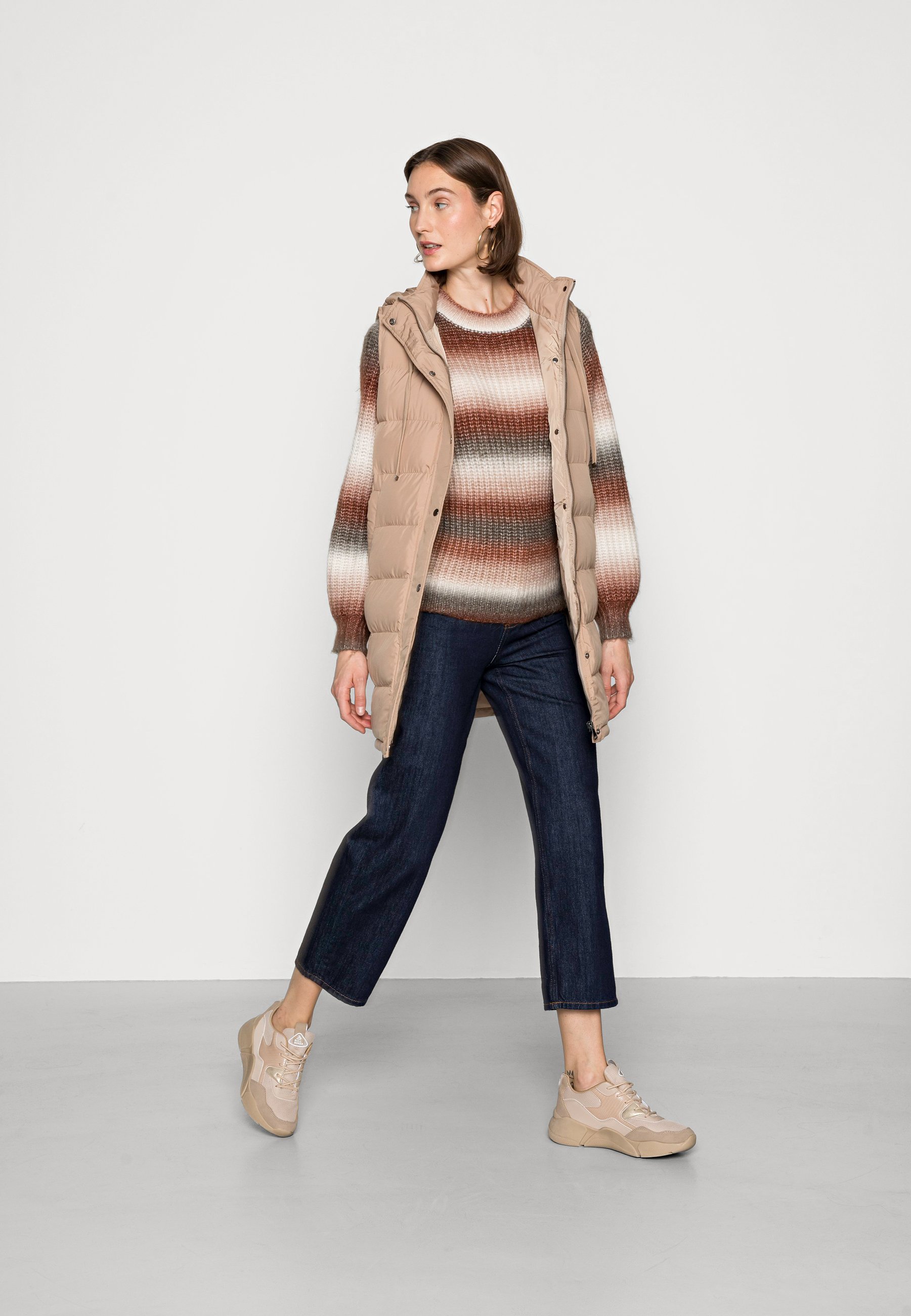 OPUS Steppweste mit Kapuze Modell 'Wafa' in Grau / Schwarz online kaufen  (1228783) ▷ P\u0026C Online Shop