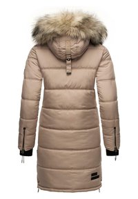 Cappotto imbottito beige con cappuccio in pelliccia staccabile, maniche lunghe, tasche laterali con zip e dettagli neri a contrasto sui polsini.