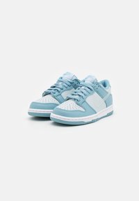 Nike Sportswear DUNK LOW - Sapatilhas - aura/clear/worn blue/white