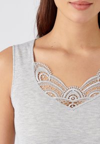 Damart AVEC GUIPURE  - Top - gris