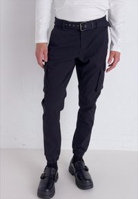 Only & Sons ONSCAM STAGE BELT PANT LIFE - Kapsáče - black