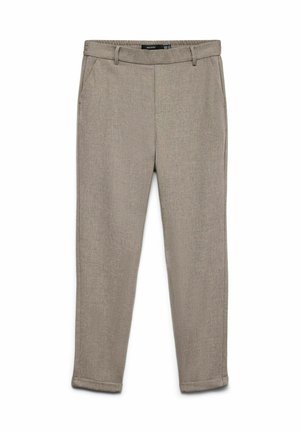 Pantalones ajustados slim-fit en color beige, con trabillas para cinturón, bolsillos frontales y dobladillo doblado, exhibidos en plano sobre un fondo blanco.