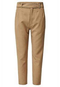 Beige skræddersyede bukser med en glat tekstur, høj talje og dobbelt bæltesløjfer; har sidelommer og en tapered ben design.