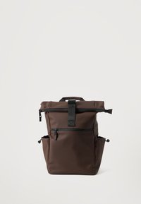 Επιλέχθηκε, dark brown