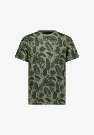 Groen T-shirt met korte mouwen en een bladprint, met verschillende tinten groen van het gebladerte op een lichtgroene achtergrond.