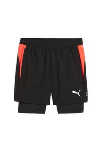 Schwarze Sportshorts mit elastischem Bund, ausgestattet mit roten Mesh-Seitenakzenten und einem weißen Puma-Logo unten rechts.
