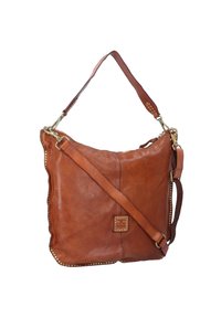 Borsa a tracolla in pelle color tan con superficie texturizzata, bordi arrotondati, accessori in oro, borchie decorative e tracolla regolabile.