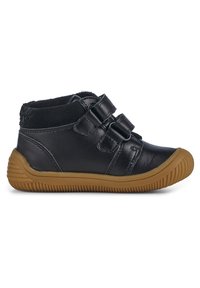 Chaussure montante noire pour enfants avec deux bandes velcro et semelle en caoutchouc marron, vue de profil sur fond blanc.