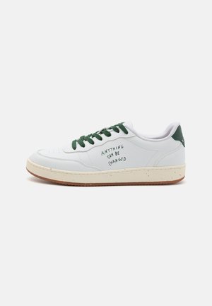 EVERGREEN NATURE UNISEX - Trainers - white/dark green