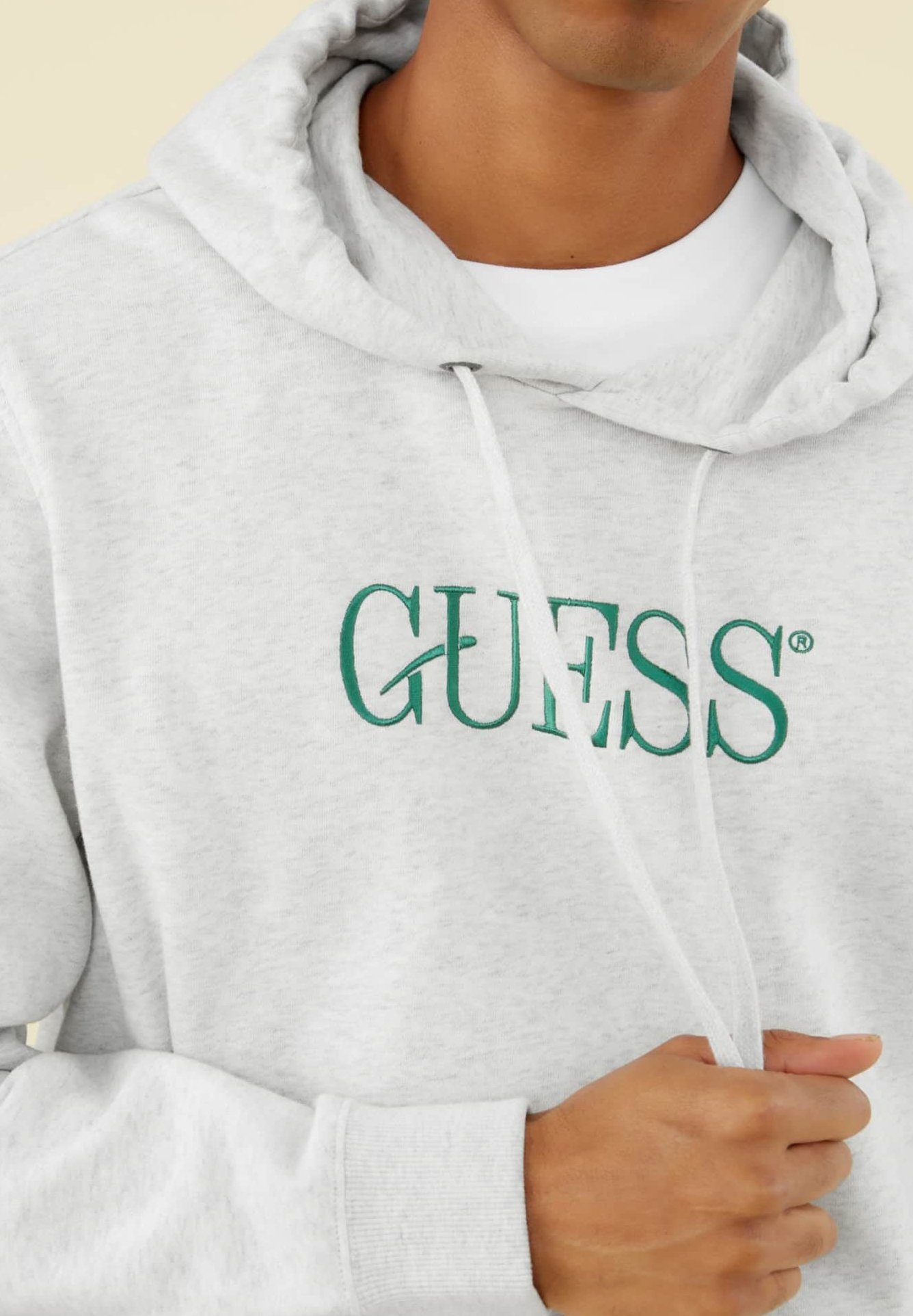 Guess Kapuzenpullover hellgrau Zalando.at Guess Sweatshirt hellgrau Zalando.at