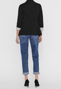 Vero Moda Blejzr - black