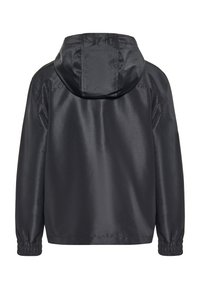 Jachetă neagră ușoară cu glugă, dotată cu manșete elastice și o textură netedă, lucioasă. Vederea din spate arată un design minimalist, fără închideri vizibile.