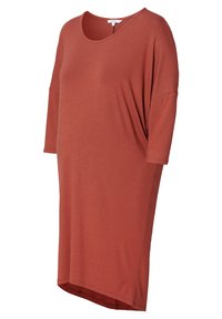 Rotes Jeanskleid mit lockerem Schnitt, Rundhalsausschnitt, drei Viertel langen Ärmeln und asymmetrischem Saum, das eine glatte, weiche Textur bietet.