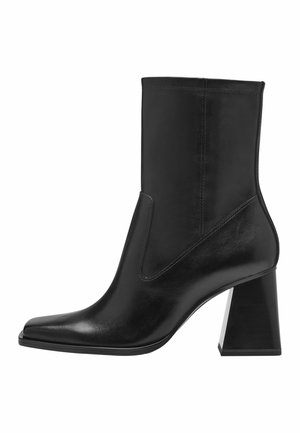 Tamaris Classic ankle boots - black