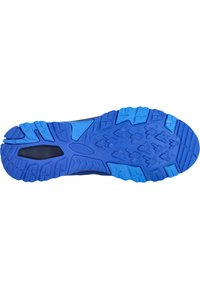 Blå gummisul med texturerat mönster, med djupa spår för grepp och en slät, förstärkt tåsektion.