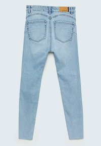 Stradivarius Vaqueros pitillo - light-blue denim