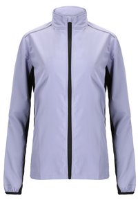 Veste violet clair avec un col haut, des panneaux latéraux noirs et une fermeture éclair à l'avant. Matériau lisse et léger avec des détails subtils.