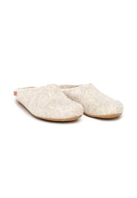 Pantofole in feltro di colore beige chiaro, con design slip-on, punta tondeggiante e texture morbida; suola in gomma naturale per una maggiore durabilità.