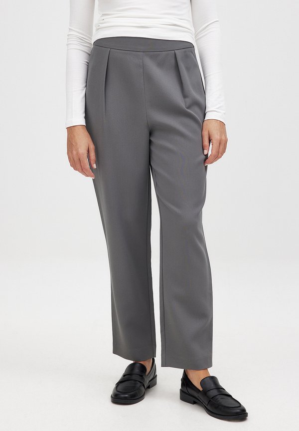 SCHMAL ZULAUFENDE MIT HOHER TAILLE - Stoffhose