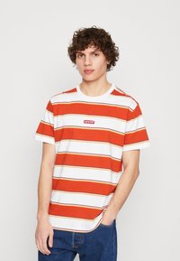 Levi's® RELAXED BABY TAB - Tricou basic - gilia/bright white