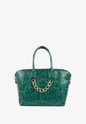 Zelena torbica z vzorcem kače, izdelana iz teksturiranega materiala, z dvema ročkama in zlatim verižnim dodatkom na sprednji strani.