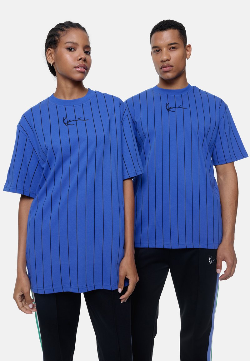 Bermuda Unisex Karl Kani SMALL SIGNATURE STRIPED MESH 6013723– Boutique
