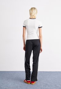 adidas Originals TEE - T-shirt print - off-white